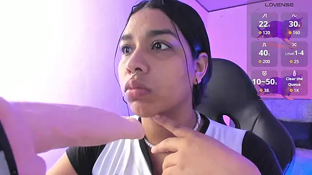 Snapshot of giselle_upp chatting on 09/20/25, 12:44 giselle upp online show from 09/20/25, 12:44