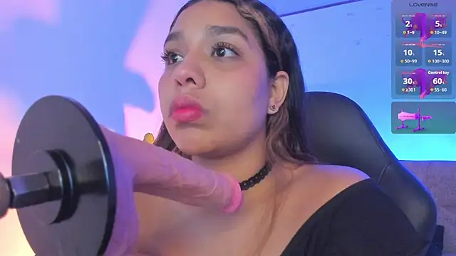 Snapshot of giselle_upp chatting on 03/22/26, 01:42 giselle upp online show from 03/22/26, 01:42