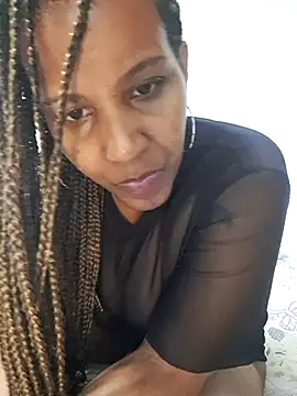 Snapshot of VikysDavis chatting on 04/07/26, 12:33 VikysDavis online show from 04/07/26, 12:33