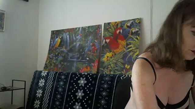 Snapshot of sweetdolly20 chatting on 11/01/25, 07:10 sweetdolly20 online show from 11/01/25, 07:10