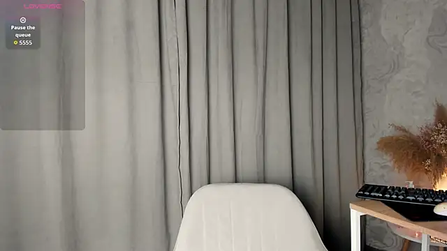 Katrina Carter online show from 12/05/25, 03:26