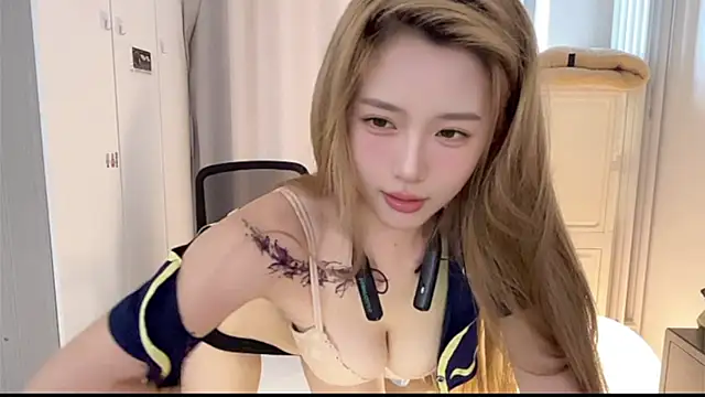 yiyi5588 online show from 07/07/26, 06:47