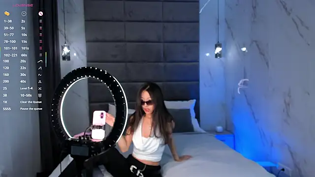 Nelly Kimm online show from 06/19/26, 12:59