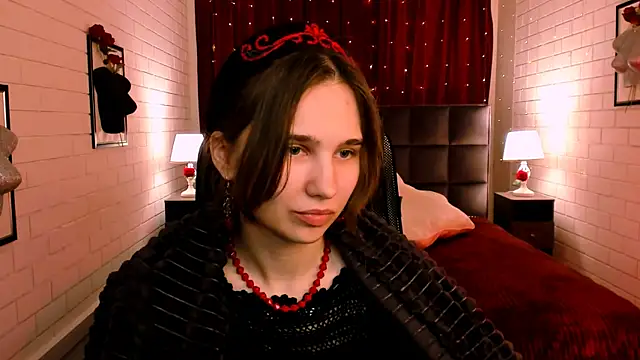 TessaMill online show from 11/19/25, 05:51