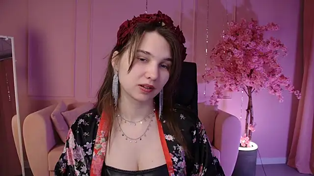 Snapshot of TessaMill chatting on 04/30/26, 05:25 TessaMill online show from 04/30/26, 05:25
