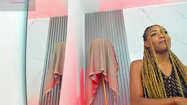 kiaratentation online show from 10/08/25, 12:30