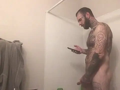 Snapshot of BlueCollarTattoos chatting on 04/01/26, 08:50 BlueCollarTattoos online show from 04/01/26, 08:50