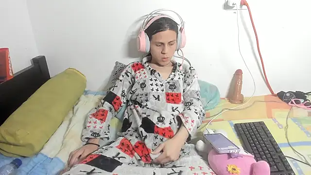 Petite-Goth online show from 11/15/25, 11:21