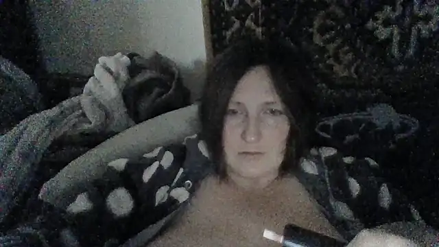 Snapshot of AllaSowinskaya chatting on 11/08/25, 08:14 AllaSowinskaya online show from 11/08/25, 08:14