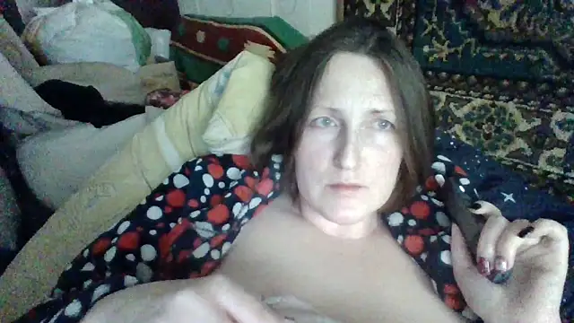 Snapshot of AllaSowinskaya chatting on 12/19/25, 08:05 AllaSowinskaya online show from 12/19/25, 08:05