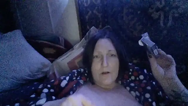 Snapshot of AllaSowinskaya chatting on 03/18/26, 02:20 AllaSowinskaya online show from 03/18/26, 02:20