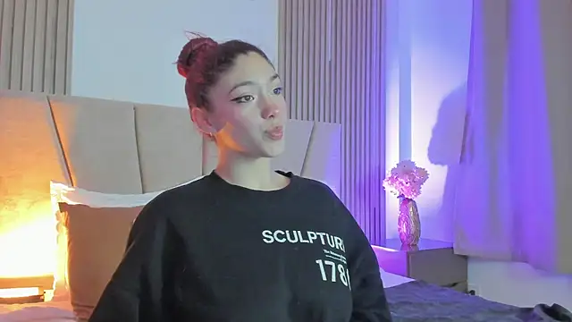 Victoria Beaumont online show from 12/03/25, 12:03