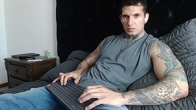 Snapshot of Shane_Clay chatting on 01/05/26, 06:11 Shane Clay online show from 01/05/26, 06:11