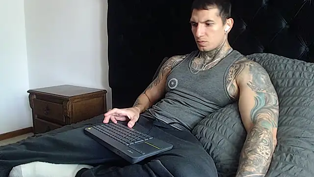 Snapshot of Shane_Clay chatting on 01/12/26, 06:24 Shane Clay online show from 01/12/26, 06:24