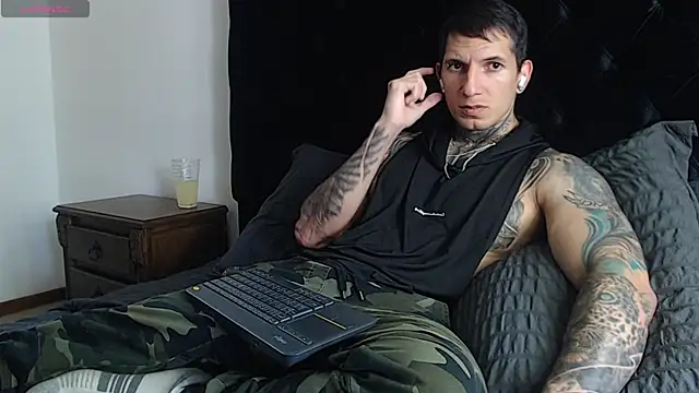 Snapshot of Shane_Clay chatting on 01/15/26, 06:33 Shane Clay online show from 01/15/26, 06:33