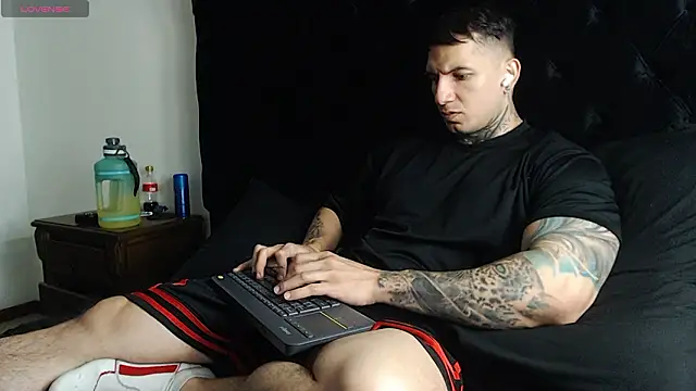 Snapshot of Shane_Clay chatting on 02/24/26, 02:48 Shane Clay online show from 02/24/26, 02:48