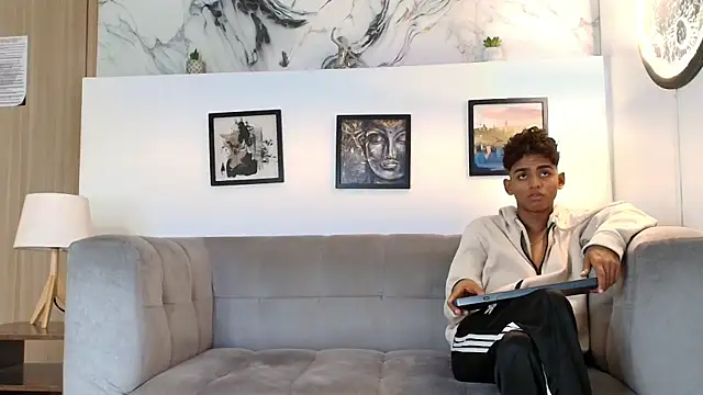 TWINKS FRIENDS online show from 04/27/26, 01:20