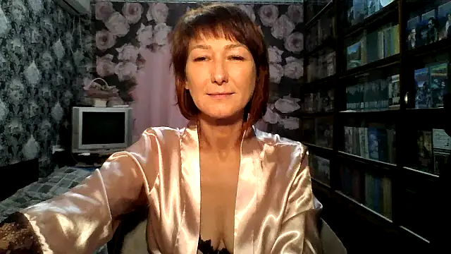 Snapshot of Pline1 chatting on 10/25/25, 05:19 Pline1 online show from 10/25/25, 05:19