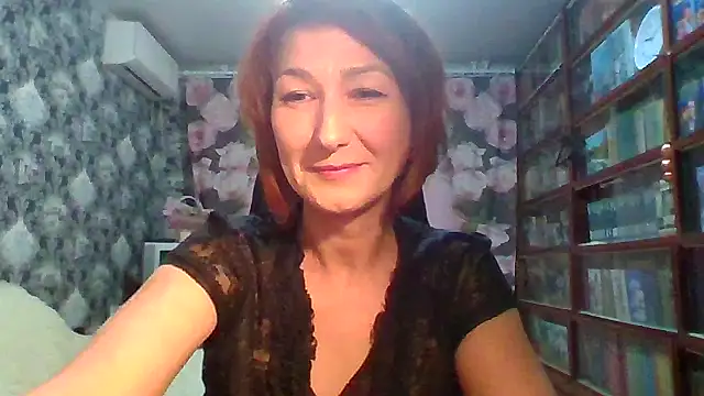 Snapshot of Pline1 chatting on 11/17/25, 10:48 Pline1 online show from 11/17/25, 10:48