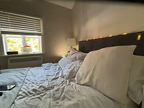 FrancescaXO online show from 10/22/25, 12:05