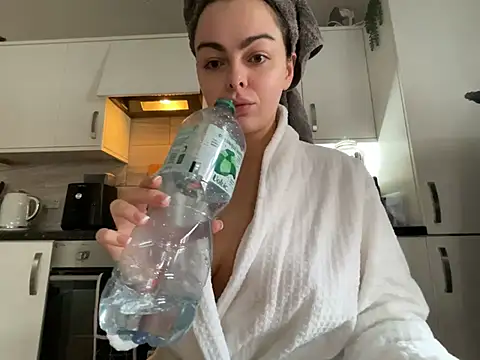 FrancescaXO online show from 02/16/26, 09:27