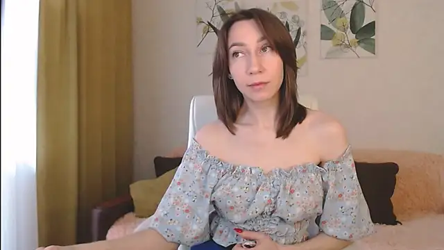 Snapshot of GoodGlamorGirl chatting on 02/12/25, 05:05 GoodGlamorGirl online show from 02/12/25, 05:05