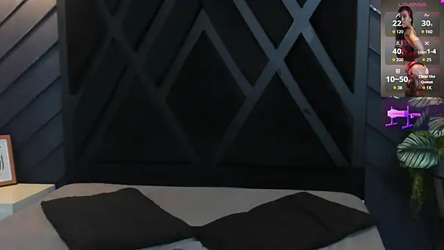 zoe martins  online show from 10/18/25, 06:08