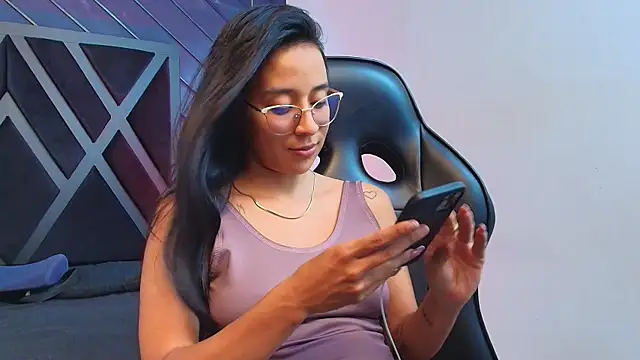 zoe martins  online show from 04/30/26, 05:41