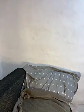 chicachocolate01 online show from 10/26/25, 02:28