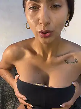 chicachocolate01 online show from 02/20/26, 02:19