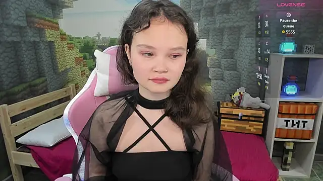 Snapshot of EmilyChaves chatting on 09/12/25, 07:14 EmilyChaves online show from 09/12/25, 07:14