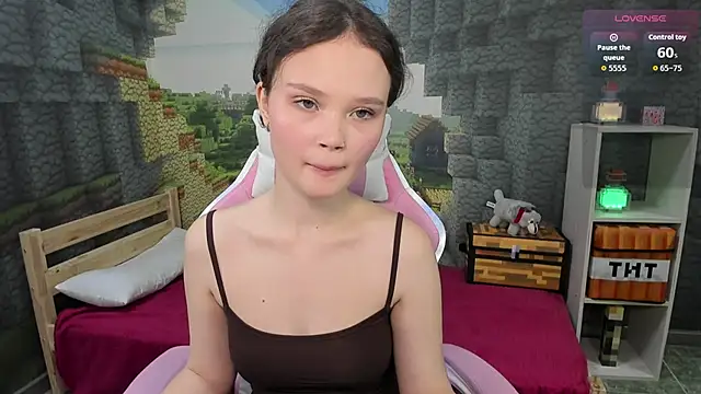 Snapshot of EmilyChaves chatting on 09/30/25, 06:13 EmilyChaves online show from 09/30/25, 06:13