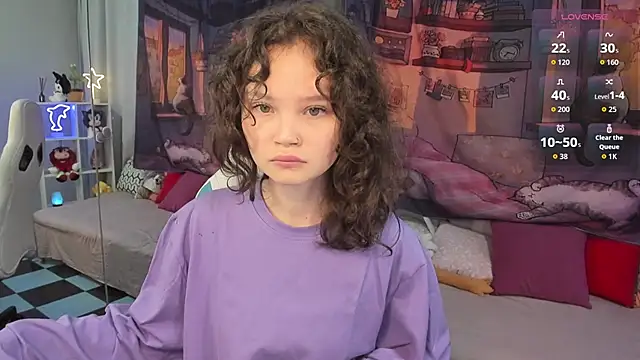 Snapshot of EmilyChaves chatting on 10/01/25, 06:03 EmilyChaves online show from 10/01/25, 06:03