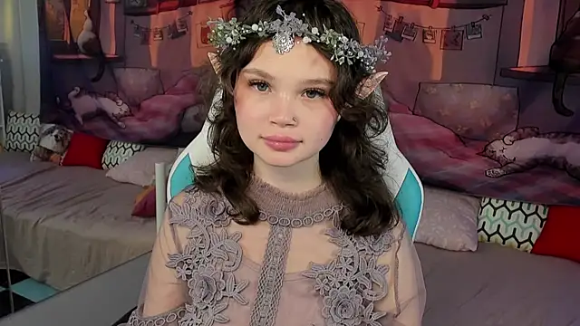 Snapshot of EmilyChaves chatting on 10/30/25, 06:41 EmilyChaves online show from 10/30/25, 06:41