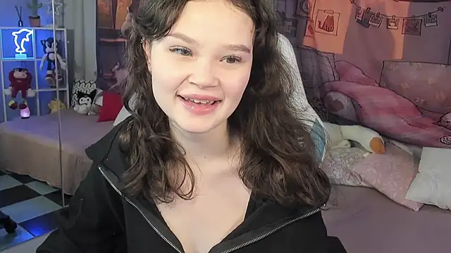 Snapshot of EmilyChaves chatting on 11/25/25, 06:08 EmilyChaves online show from 11/25/25, 06:08