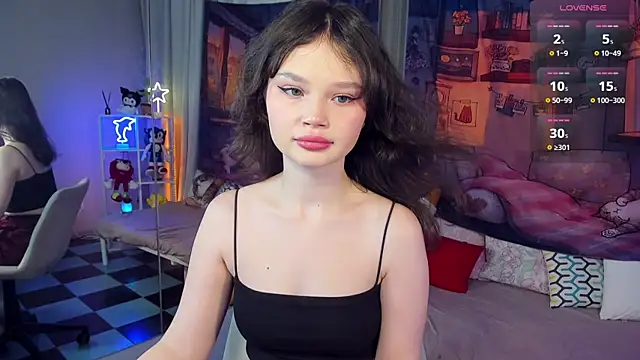 Snapshot of EmilyChaves chatting on 12/16/25, 06:07 EmilyChaves online show from 12/16/25, 06:07