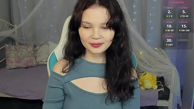 Snapshot of EmilyChaves chatting on 04/10/26, 06:18 EmilyChaves online show from 04/10/26, 06:18