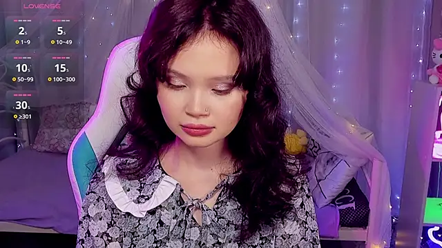 Snapshot of EmilyChaves chatting on 04/20/26, 09:56 EmilyChaves online show from 04/20/26, 09:56
