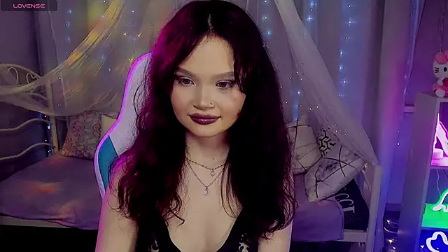 Snapshot of EmilyChaves chatting on 05/03/26, 11:49 EmilyChaves online show from 05/03/26, 11:49