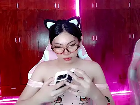 Snapshot of Miss_hornydolly chatting on 10/02/25, 12:06 Miss hornydolly online show from 10/02/25, 12:06