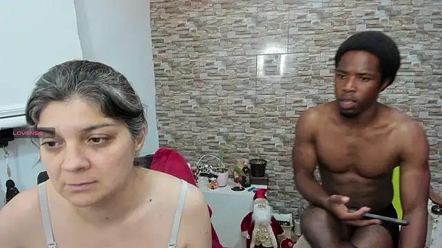 Snapshot of queemking chatting on 12/19/25, 03:35 queemking online show from 12/19/25, 03:35