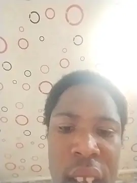 Snapshot of queemking chatting on 12/21/25, 12:07 queemking online show from 12/21/25, 12:07