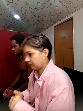 Snapshot of queemking chatting on 12/23/25, 12:08 queemking online show from 12/23/25, 12:08