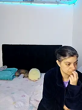 Snapshot of queemking chatting on 01/18/26, 01:20 queemking online show from 01/18/26, 01:20