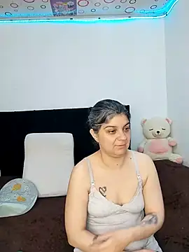 Snapshot of queemking chatting on 02/03/26, 08:36 queemking online show from 02/03/26, 08:36