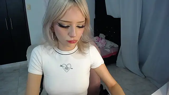 Snapshot of Elizabeth_rose02 chatting on 02/09/26, 03:43 Elizabeth rose02 online show from 02/09/26, 03:43