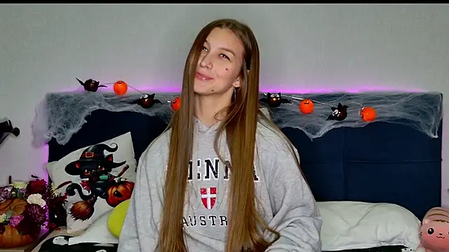 MissEmilyMiller online show from 11/03/25, 05:14