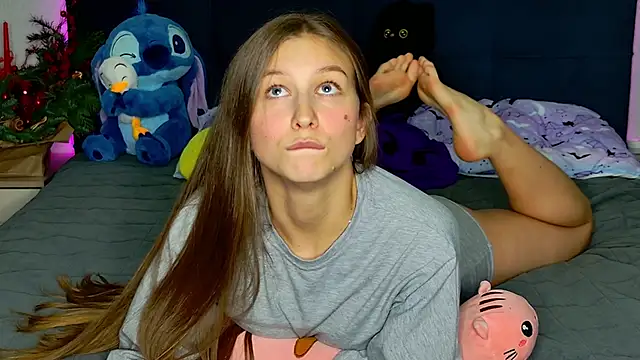 MissEmilyMiller online show from 12/22/25, 07:33