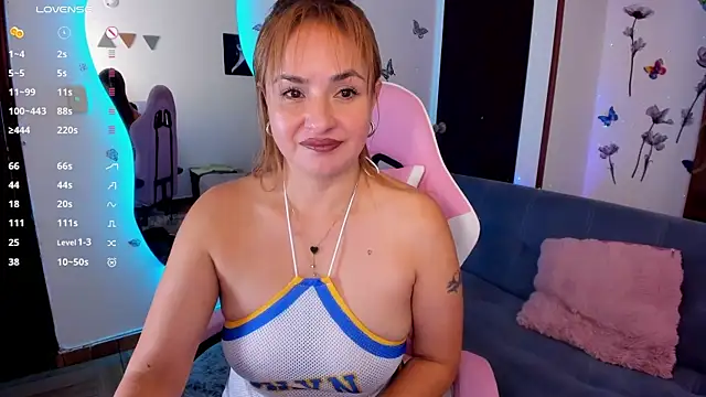 luciamature  online show from 09/23/25, 07:06