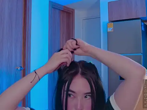 Snapshot of _bella1 chatting on 01/06/26, 09:57 bella1 online show from 01/06/26, 09:57